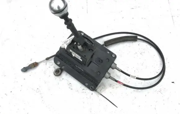 Alfa Romeo Giulietta Gear shifter/selector 1007261