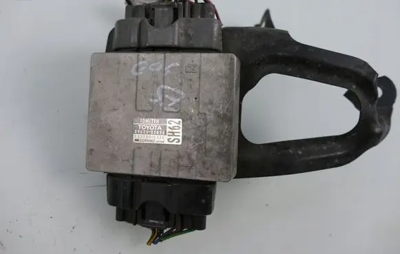 Lexus ES 250 - 300 - 330 Combustion control unit/module 8962133020