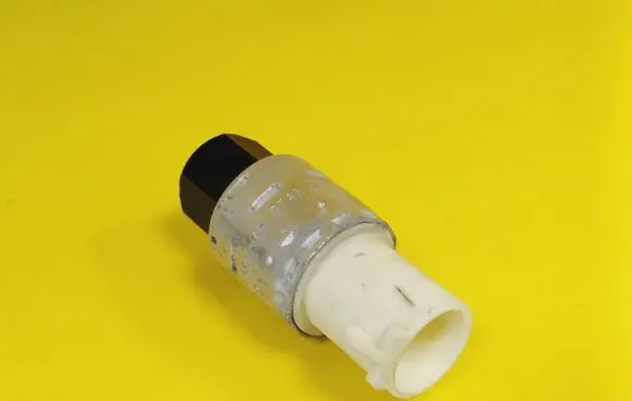Ford Focus Air conditioning (A/C) pressure sensor 95BW19E561AA