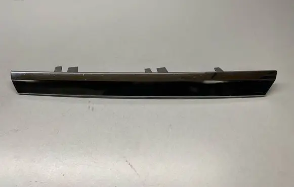 Mercedes-Benz GL X166 Front bumper upper radiator grill 1668880785 A1668880785