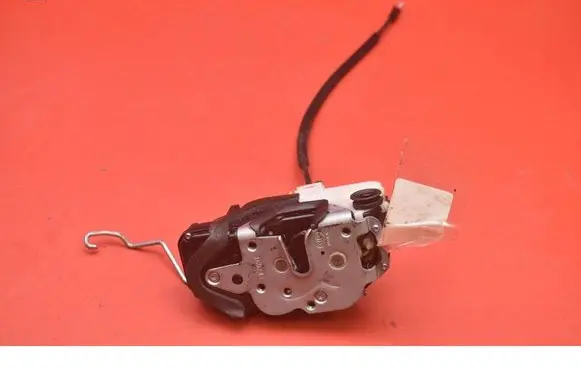 Opel Mokka X Rear door lock 