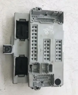 Fiat 500L Fuse module 51965995 BCM330I01