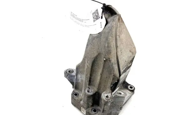 Mercedes-Benz C W204 Engine mounting bracket A6512230004