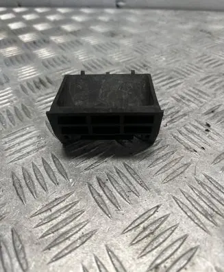 BMW X5 E70 Radiator mount bracket 7533537