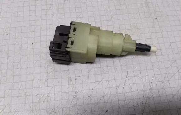 Audi A4 S4 B6 8E 8H Brake pedal sensor switch 7H0927189