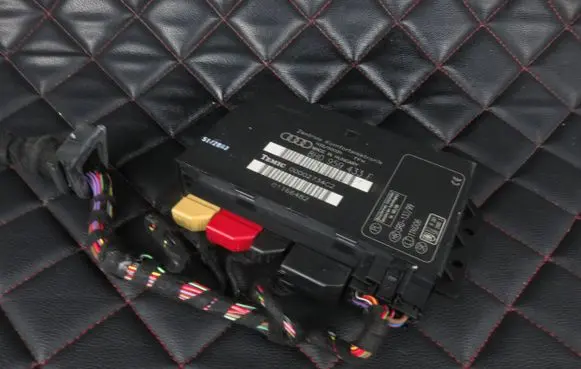 Audi A4 S4 B6 8E 8H Comfort/convenience module 8H0959433F 00002734C2 01166482