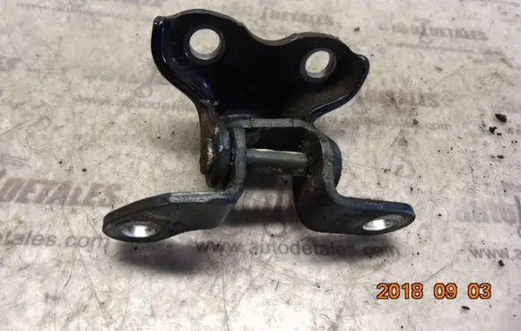 Toyota Avensis T250 Rear door upper hinge