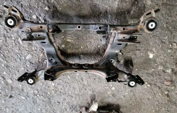 Subaru Legacy Rear subframe 