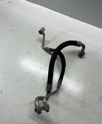 Opel Insignia A Air conditioning (A/C) pipe/hose 13220107