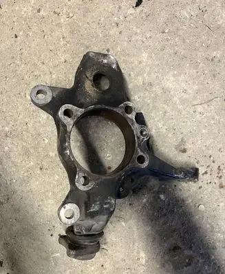Mitsubishi Pajero Front wheel hub spindle knuckle