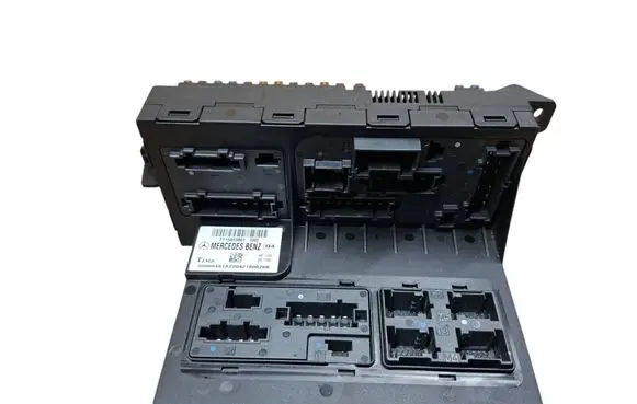 Mercedes-Benz E W211 Fuse module 2115453801
