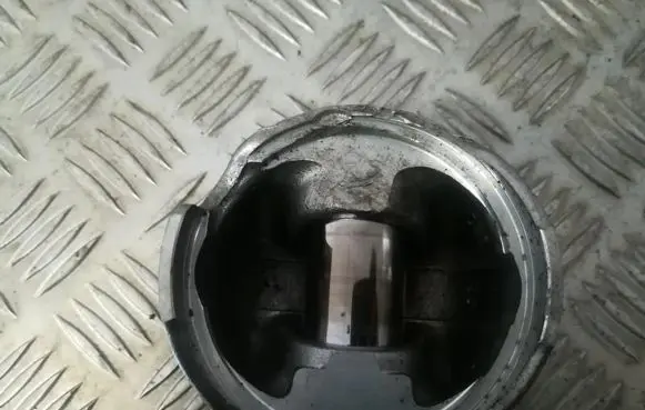 Piston