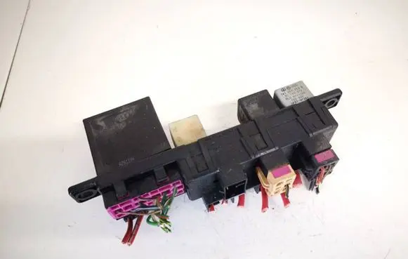 Volkswagen Golf IV Fuse box set 8l0941822