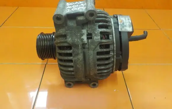 Audi A4 S4 B8 8K Generator/alternator 0986081370