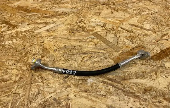 Volvo XC40 Air conditioning (A/C) pipe/hose 32226950