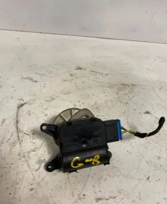 Audi A4 S4 B7 8E 8H Air flap motor/actuator 8E1820511C 0132801302 663827HD