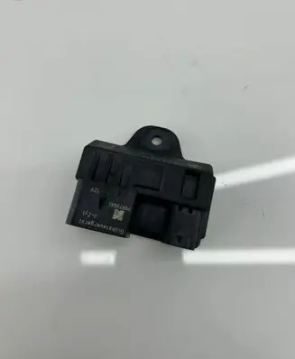 BMW 4 F36 Gran coupe Glow plug pre-heat relay 8519472 171117 E2110021046