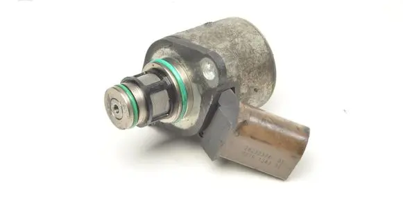 Chevrolet Orlando Fuel pressure regulator 28233374
