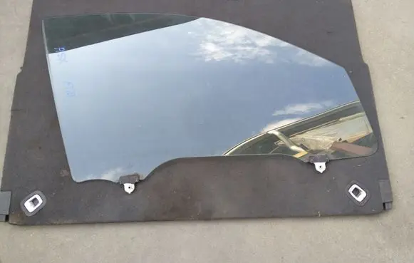 Mitsubishi ASX Front door window glass four-door