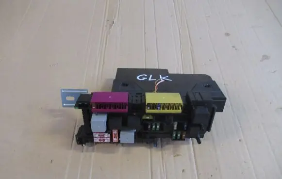 Mercedes-Benz GLK (X204) Fuse module 2049065702