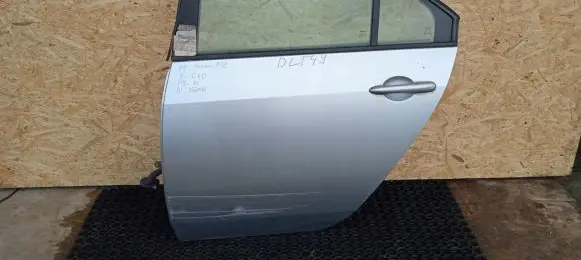 Nissan Primera Rear door