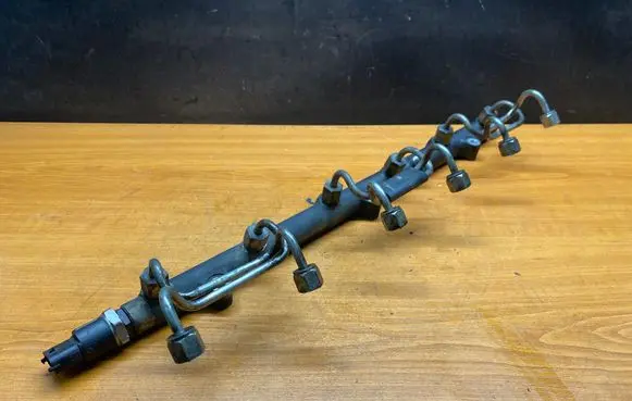 BMW 5 E39 Fuel main line pipe 0445216002