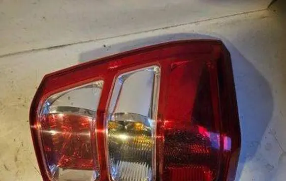 Suzuki Grand Vitara II Rear/tail lights 22059079