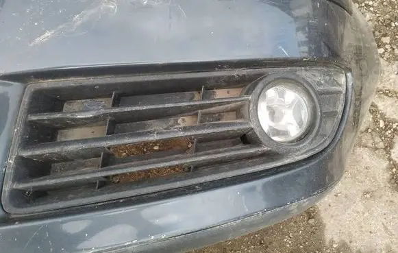 Volkswagen Polo IV 9N3 Front bumper lower grill