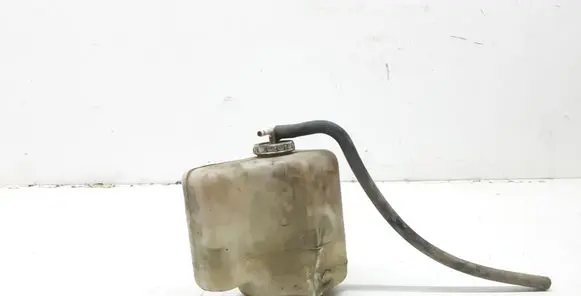 Mitsubishi Pajero Coolant expansion tank/reservoir 