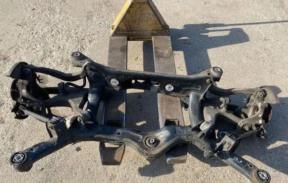 Audi A6 S6 C7 4G Rear axle beam 8R0505432F 8R0505431F