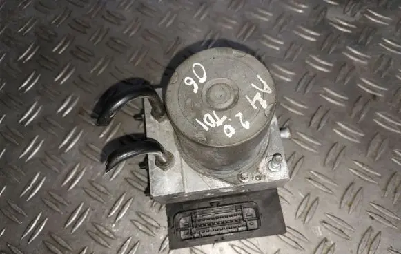 Audi A4 S4 B7 8E 8H ABS Pump 8E0614517AK 8E0910517D