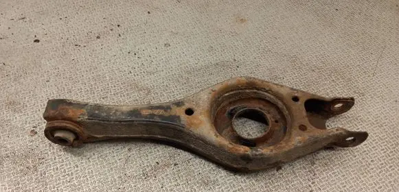 KIA Carens II Rear control arm 