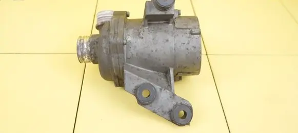 BMW 3 E90 E91 Water pump 70285320 N43B20A
