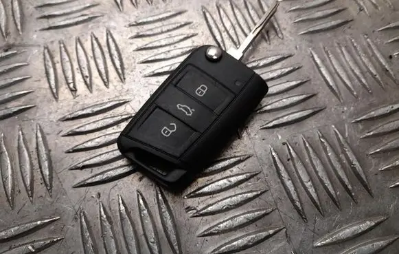 Audi A1 Ignition key/card 82A837220