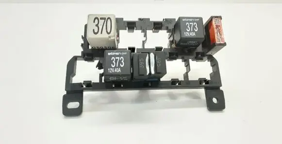 Audi A6 S6 C6 4F Relay mounting block 4F0937503