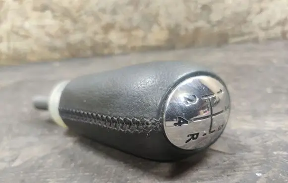 Dacia Sandero Gear lever shifter trim leather/knob