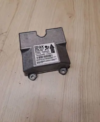 Opel Zafira B Airbag control unit/module 327963935 404745A2 13246046