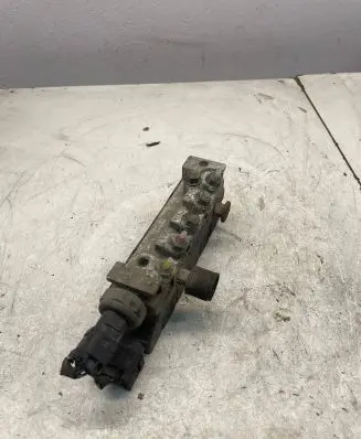 Mercedes-Benz S W220 Air suspension valve block A2203200258