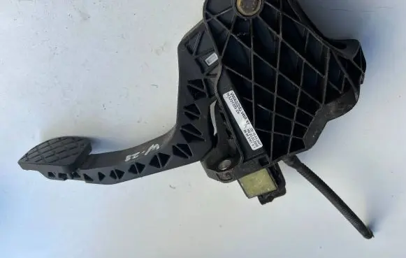 Volkswagen Golf V Clutch pedal 1K1721059CH 8600216101 15012007