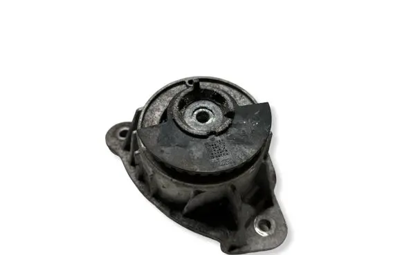 Mercedes-Benz Vito Viano W447 Engine mount bracket 