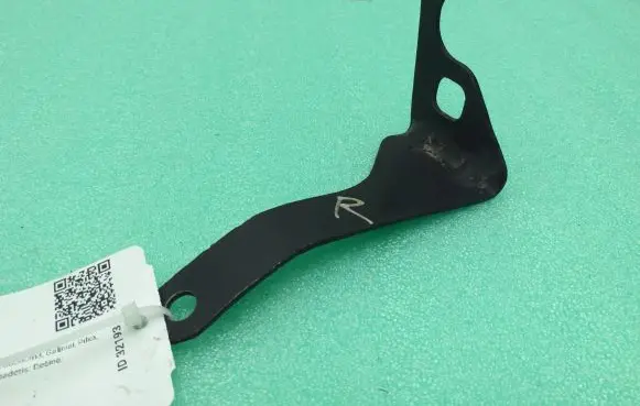 Porsche Panamera (970) Fender mounting bracket