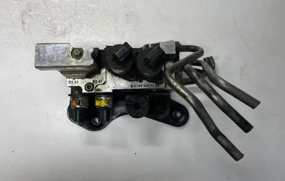 Mercedes-Benz GL X166 Active stabilizer control/valve assembly A1663201158