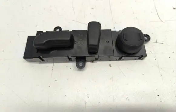 Subaru Outback (BT) Seat control switch 10LH101019 10LH 101019