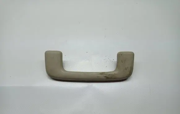 Mitsubishi Outlander A set of handles for the ceiling 
