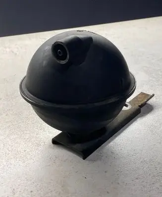 Vacuum air tank
