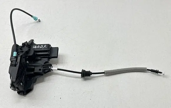 Volvo S60 Front door lock 31440998
