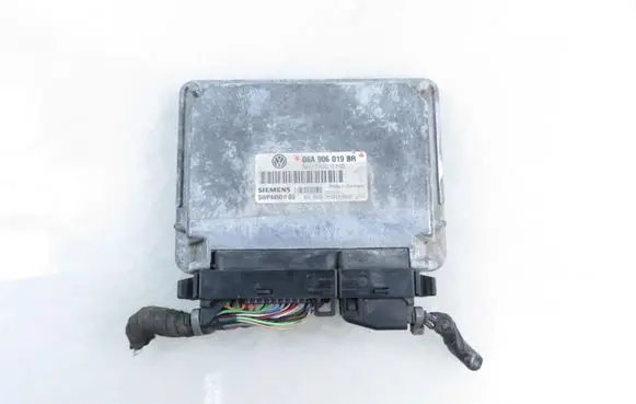 Seat Leon (1M) Engine control unit/module 5WP4450 06A906019BR