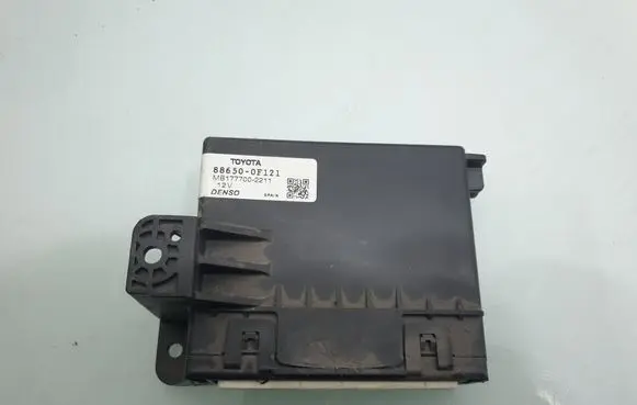 Toyota Verso Air conditioning/heating control unit 886500F121