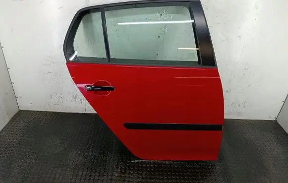 Volkswagen Golf V Rear door LY3D