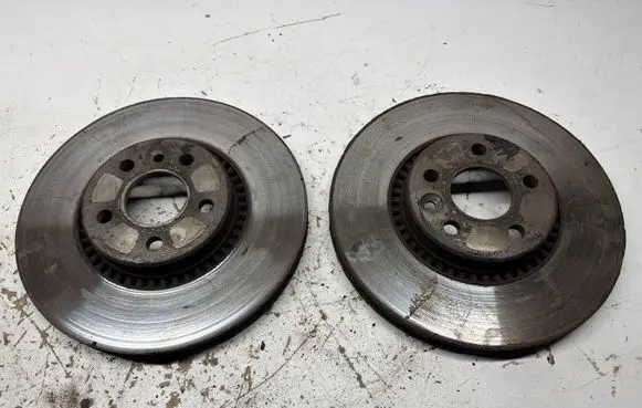 Volvo XC70 Front brake disc 